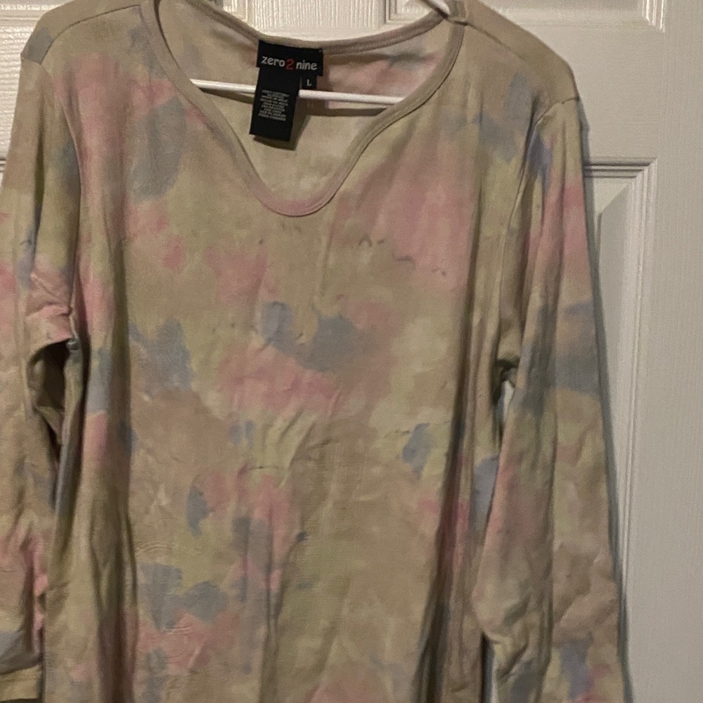 Multicolor Maternity Top - Picture 3 of 5